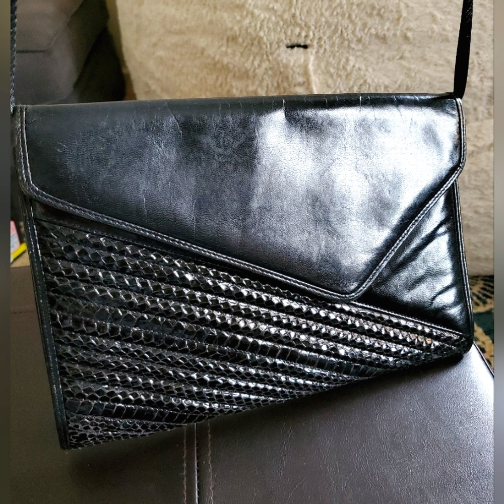 CASSIS Vintage black Purse.